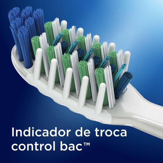 Escova Dental Macia Advanced Oral-B 7 Benefícios Control-Bac 2 Unidades - Imagem em destaque