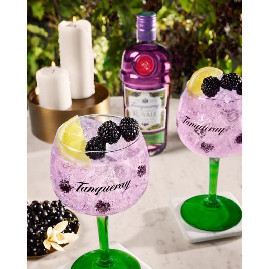 Gin London Dry Royale Dark Berry Tanqueray Garrafa 700ml - Imagem em destaque