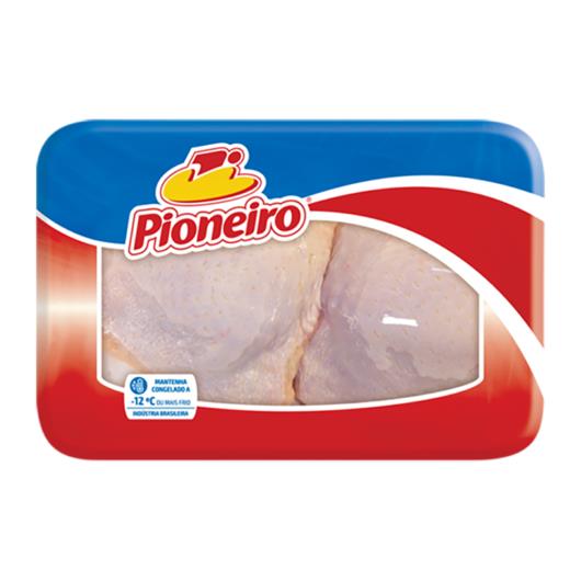 Sobrecoxa de Frango Pioneiro Congelada Bandeja 500g - Imagem em destaque
