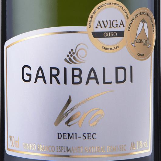 Vinho Espumante Branco Garibaldi Premium Demi Sec 750ML - Imagem em destaque
