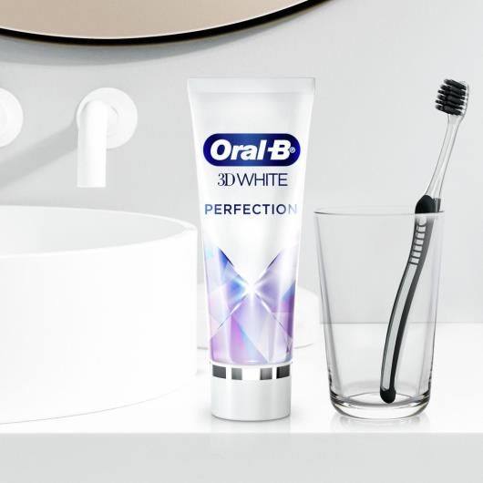 Creme Dental Oral-B 3D White Perfection - 102g - Imagem em destaque