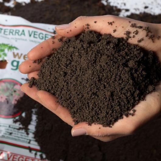 Terra Vegetal 2 KG Premium West Garden - Imagem em destaque