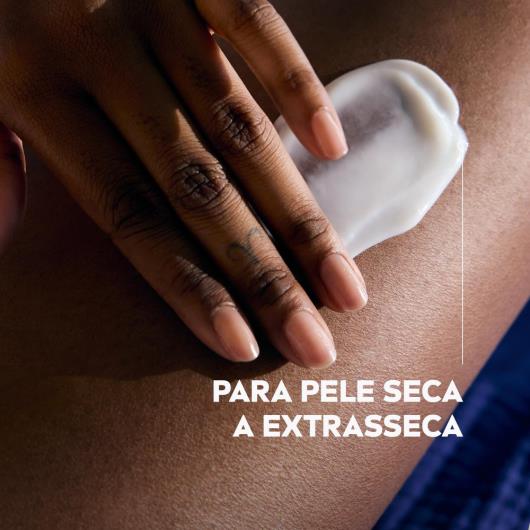 NIVEA Loção Hidratante Firmador Q10 + Vitamina C Pele Seca 200ml - Imagem em destaque