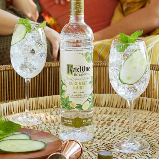 Vodka Ketel One Botanical Cucumber & Mint 750ml - Imagem em destaque