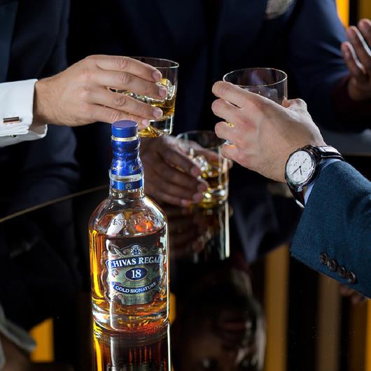 Whisky Chivas Regal 18 anos Escocês 750 ml - Imagem em destaque