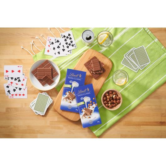 Chocolate Lindt Swiss Classic Tablete ao Leite Com Avelã 100g - Imagem em destaque