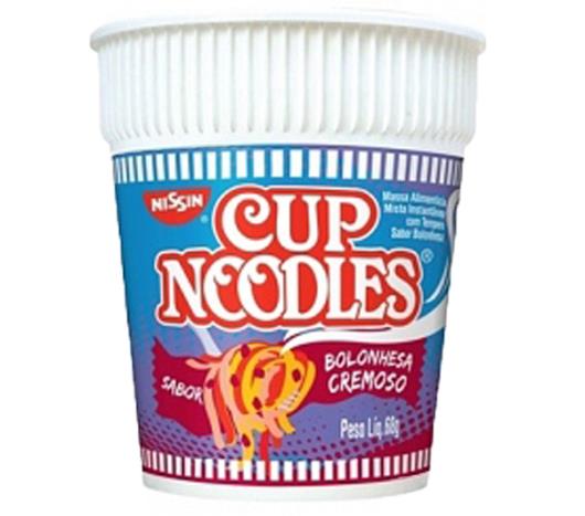 Macarrão instantâneo cremoso sabor bolonhesa Cup Noodles 68g - Imagem em destaque